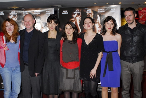 二战间谍片《<em>敌后女英雄</em>》首映