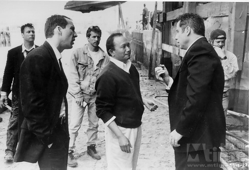 【夺面双雄】:龙头权杖舍我其谁 吴宇森 电影