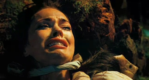 《詹妮弗肉体》片段连发 梅根阿曼达同性之吻