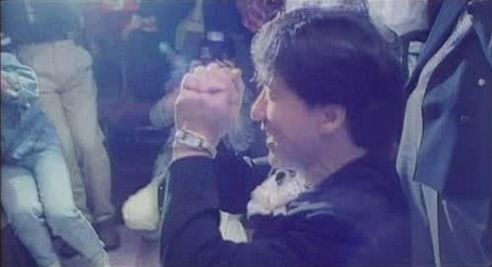 于占元回港过大寿.成龙跪拜