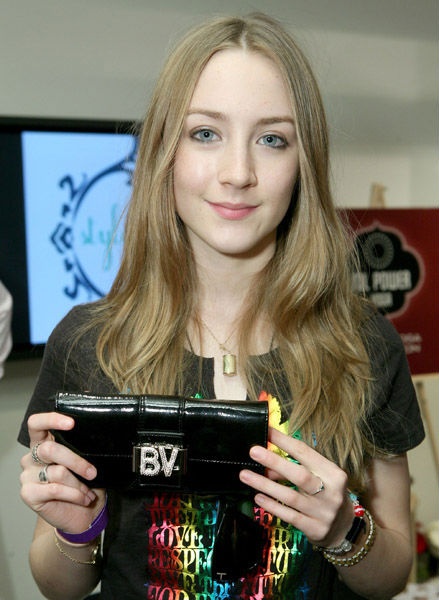 又见购物图(附:《可爱的骨头》高清晰下载源) 西尔莎·罗南--爱尔兰精灵 电影