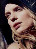 茱莉亚·斯黛娜 Julia Stegner