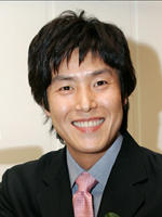 尹英俊 Yeong-Jun Yoon