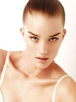 罗茜·汉丁顿-惠特莉 Rosie Huntington-Whiteley