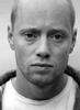 阿卡塞尔·亨涅 Aksel Hennie)