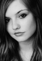艾米丽·梅德 Emily Meade