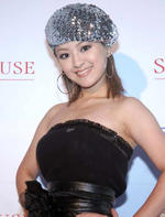何嘉文 Vivi Ho