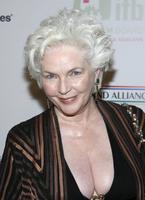 菲奥纽拉·弗拉纳根 Fionnula Flanagan