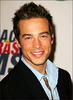 莱安·卡勒斯 Ryan Carnes)