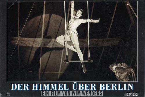 柏林苍穹下/Der Himmel uber Berlin(1987) 电影图片 剧照 #01 大图 875X590
