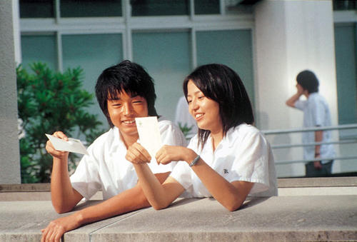 在世界的中心呼唤爱Crying Out Love, in the Center of the World(2004)剧照 #03