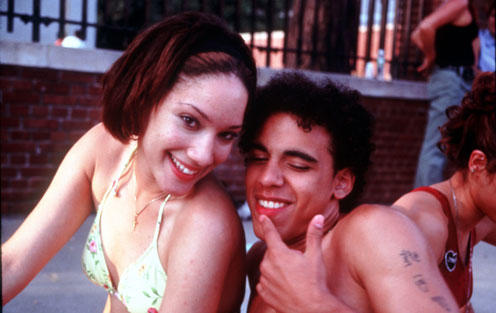 少年维特的成长Raising Victor Vargas(2002)剧照 #04
