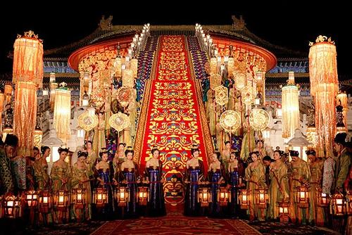 满城尽带黄金甲