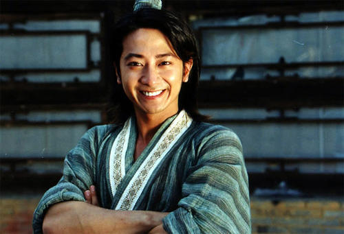 电视剧【乌龙闯情关】主题曲歌词、演员表、职员表、剧照 电视剧【乌龙闯情关】主题曲歌词、演员表、职员表、剧照