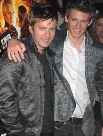 亚历克斯·帕蒂弗 Alex Pettyfer 生活照 #01