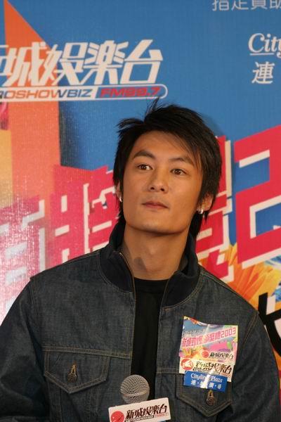 余文乐 Shawn Yue 生活照 #04