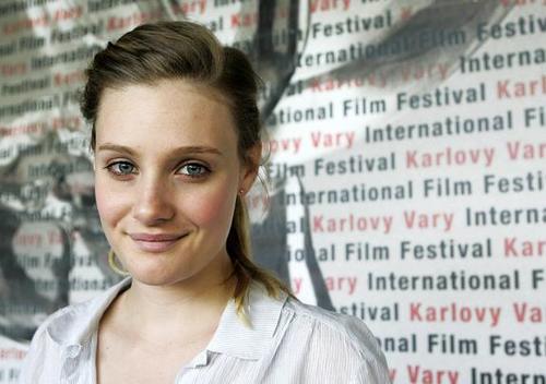 萝玛拉·嘉瑞 Romola Garai 生活照 #01