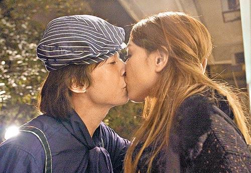 爱情万岁Love Is Elsewhere(2008)剧照 #01