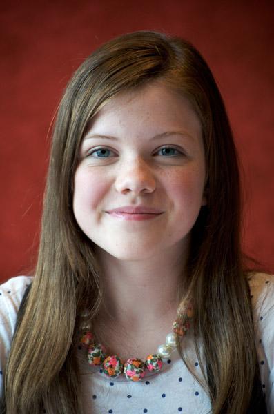 乔基·亨莉 Georgie Henley 生活照 #03