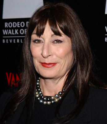 安杰丽卡·休斯顿 Anjelica Huston 生活照 #01