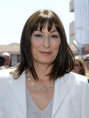 安杰丽卡·休斯顿 Anjelica Huston 生活照 #02