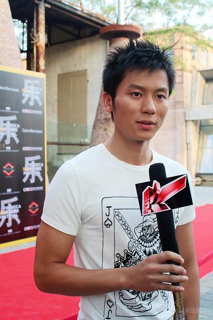 李晨