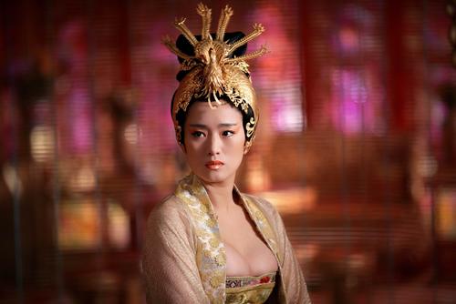 满城尽带黄金甲