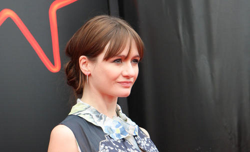 艾米莉·莫迪默 Emily Mortimer 生活照 #04