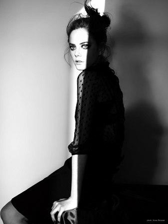 卡雅·斯考达里奥 Kaya Scodelario 写真 #01