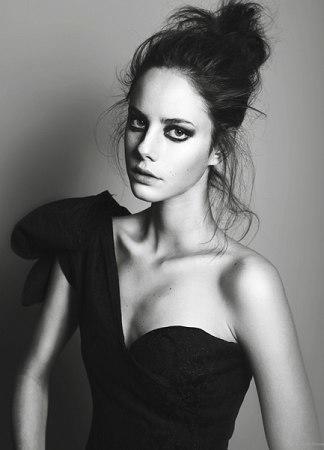 卡雅·斯考达里奥 Kaya Scodelario 写真 #02