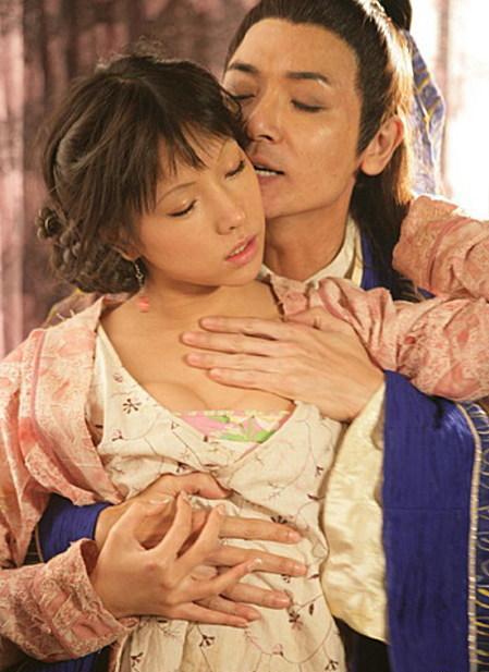 三级片看的主要还是<em>女主角</em>