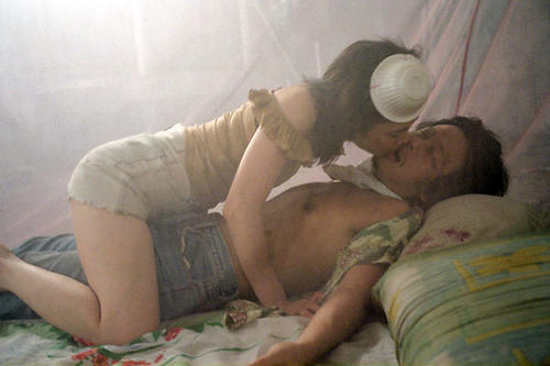 黑眼圈/I Don't Want to Sleep Alone (2006) 电影图片 剧照 #16 大图 600X400