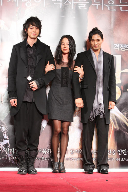 不伦不类的[霜花店]