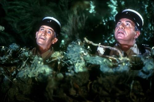 对电影《警察智斗外星人》的一句话影评- 《警