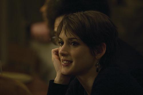 冰絮下翩翩起舞的薇诺拉