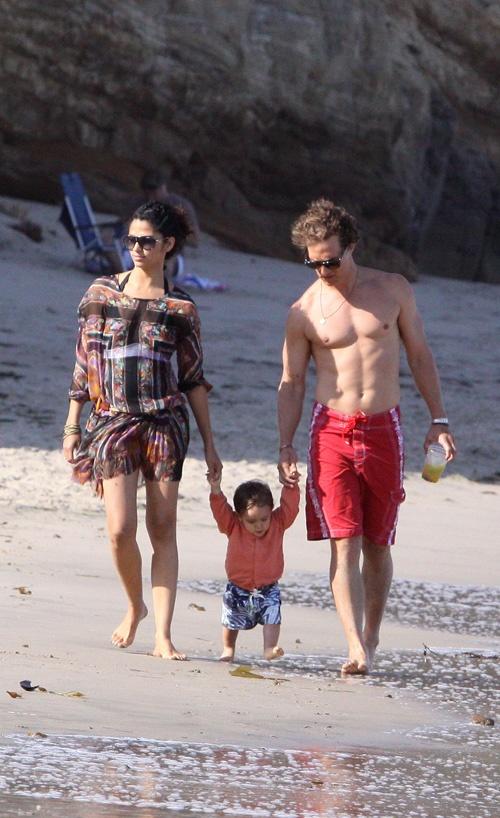 <em>马修·麦康纳</em>与<em>女友</em>再得一女 取名生命– m