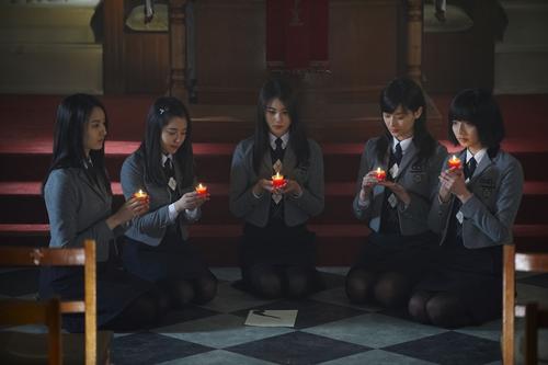 女高怪谈5：结伴自杀