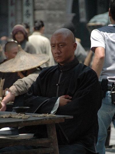 十月围城