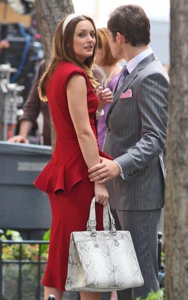 《<em>绯闻女孩</em>》回归 <em>查克</em>布莱尔现场苦练吻戏–