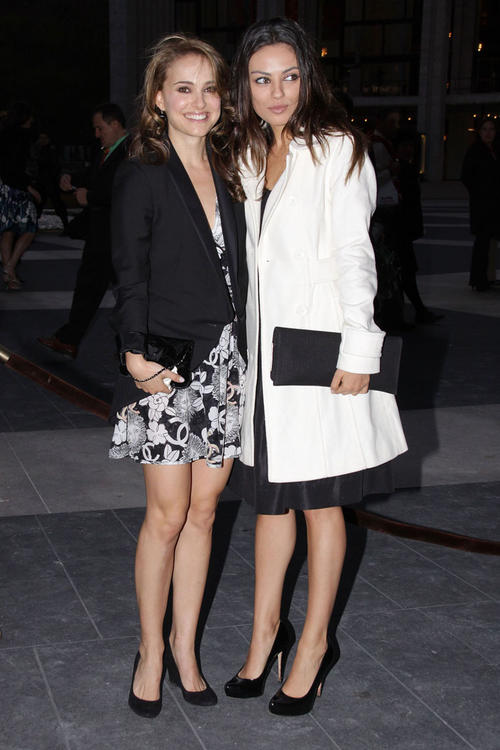 波特曼古妮丝黑白<em>姐妹花</em> 新片芭蕾<em>惊魂</em>– mtim