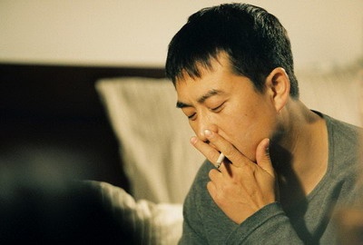 张嘉译《左右》剧照