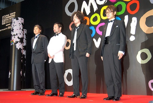 「松ヶ根乱射事件」左から大和田廣樹プロデューサ、出演の木村祐一、新井浩文、山中崇