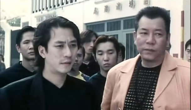 ^d ◎IMDB评分 5.4/10
N{P (ym2yR ◎IMDB链接
http://www.imdb.cn/title/tt0240559 1_/\{quE
◎文件大小 1CD
AUoi$DF(@ ◎导 演 梁宏发
M.d{:&@`% ◎主 演 黄秋生 麦家琪 黎骏
|82V`CV >Q+a'bd w ◎简 介
.Rc&EO [O [N _z 大飞哥是洪兴十二揸FIT人之一,他手下没牙佬的女儿MAY爱上了另一社团东星社的头目皇帝,皇帝名声狼籍,没牙佬不希望女儿与之拍托,遂请出大哥大飞与皇帝的大哥大咪谈判,谁知皇帝与MAY在大哥面前异口同声地宣布两人是真心相爱的,皇帝更发誓以后再也不和别的女人鬼混,大飞无法,只好同意...
d[rxmEXht Qoq@=|7kxa
7 m&M(ct ![