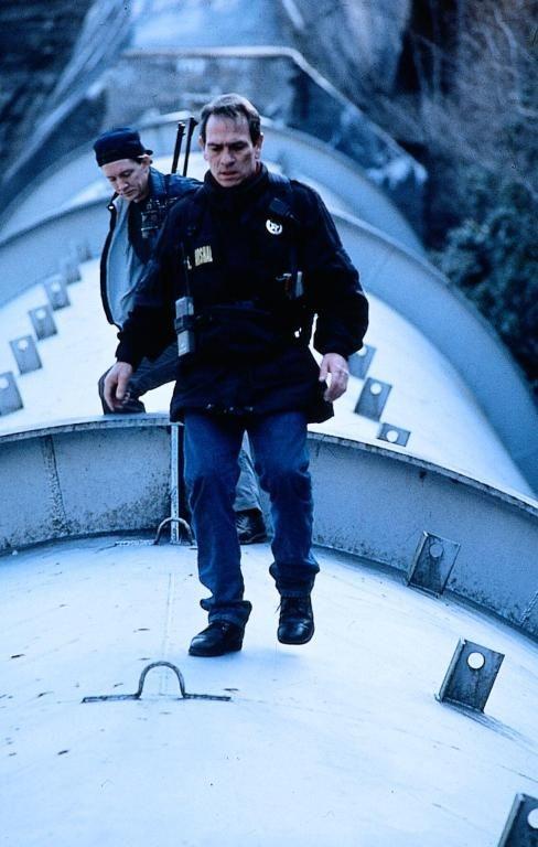 亡命天涯 官方剧照