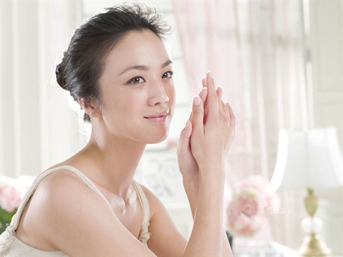 汤唯代言旁氏 重现老上海氛围